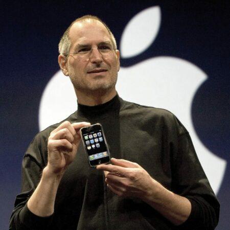 Co vlastně znamená „i“ v názvu iPhone?