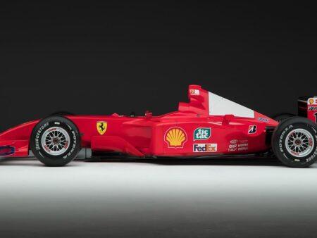 Formule Michaela Schumachera z roku 2001 vydražena za astronomickou částku