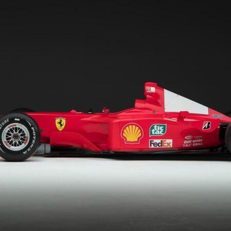 Formule Michaela Schumachera z roku 2001 vydražena za astronomickou částku