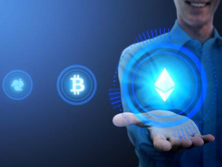 Donald Trump vstupuje do kryptosvěta: World Liberty, stablecoin a partnerství s ALT5
